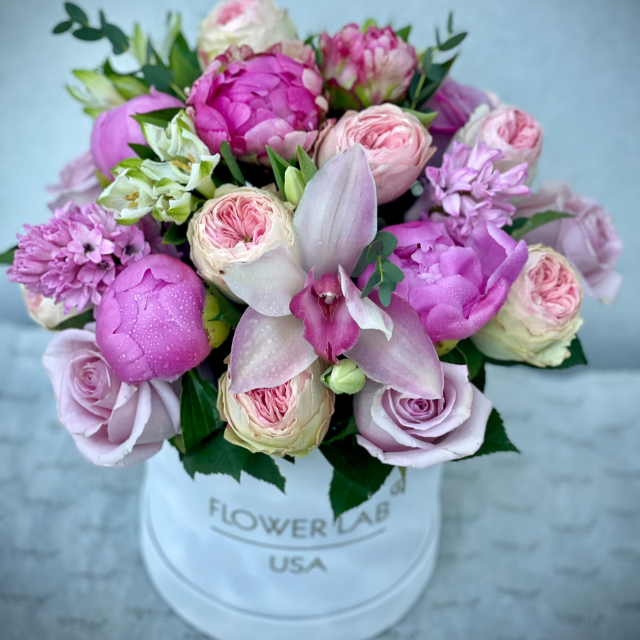 Luxury flower arrangement for delivery in Bal Harbour, Aventura, Sunny Isles.
Birthday flowers near 33154