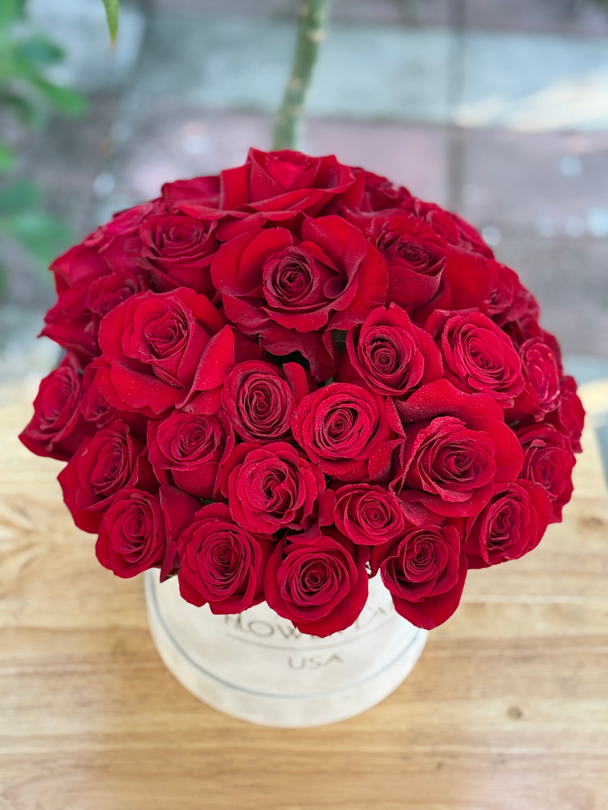 Valentine with red roses