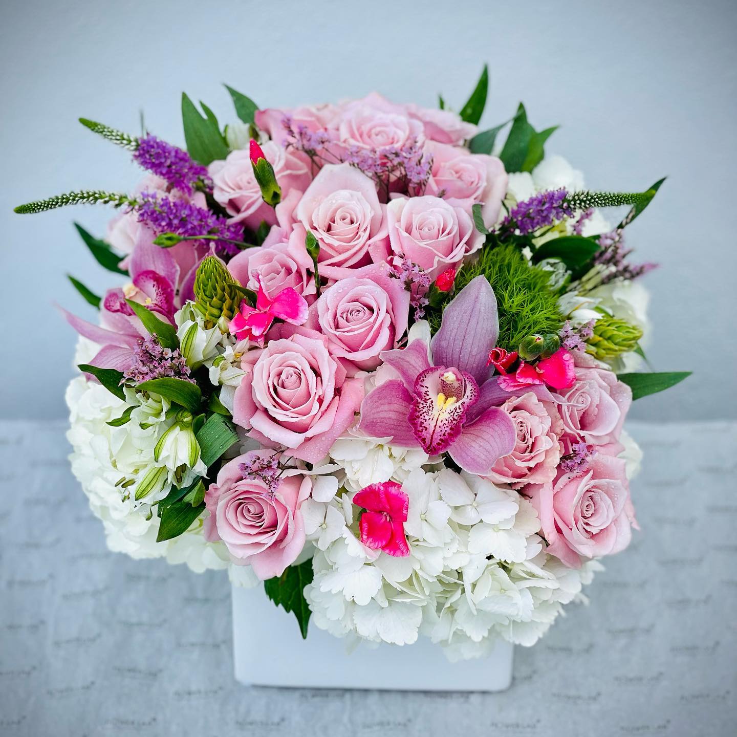 Beautiful pink flowers, roses, orchids. Florist in Aventura, Bal Harbour