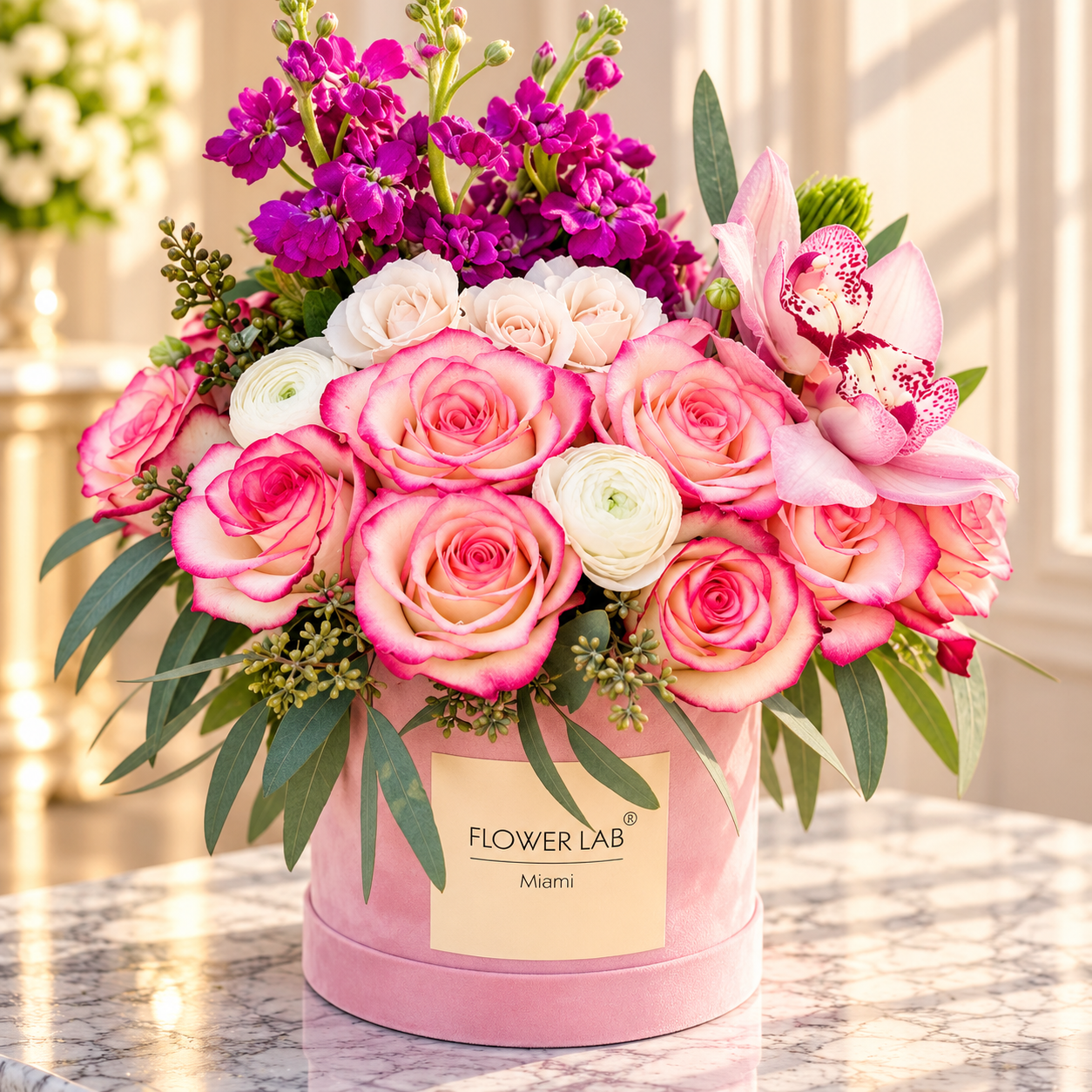 Perfecto|Arrangement with Bicolor Roses