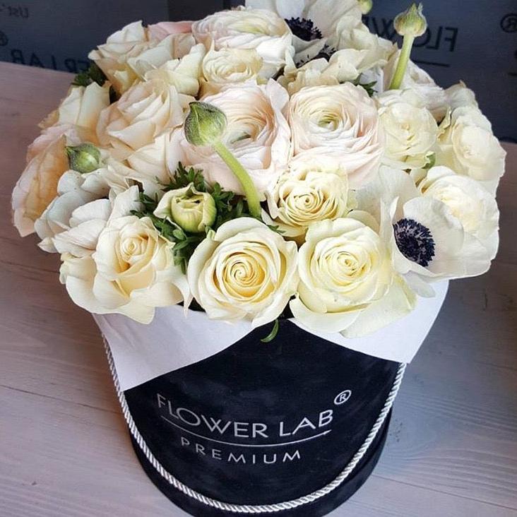 Bella box with white roses and anemone