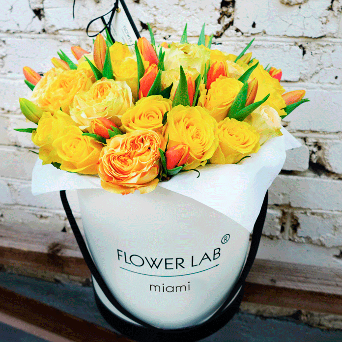 Kadin box with roses and tulips