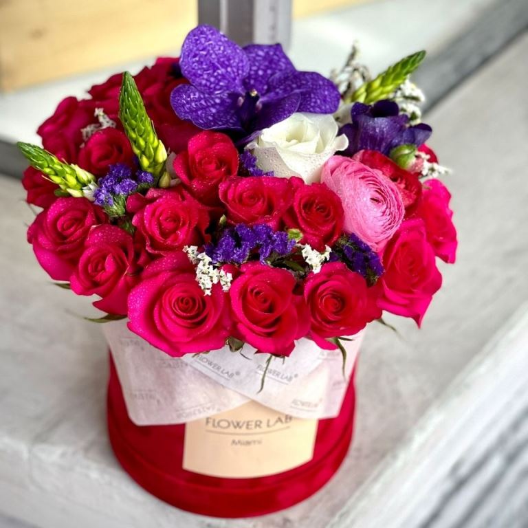 Geraldine Box Roses, Vanda Orchid Flower Arrangements