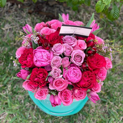 Large Box Asta in Hot Pink Color Flower Bouquet