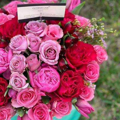 Large Box Asta in Hot Pink Color Flower Bouquet